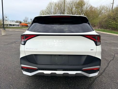 Certified 2023 Kia Sportage LX image 4