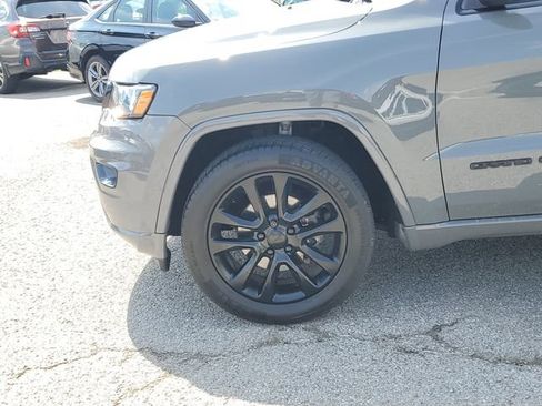 Used 2020 Jeep Grand Cherokee Altitude RWD image 8