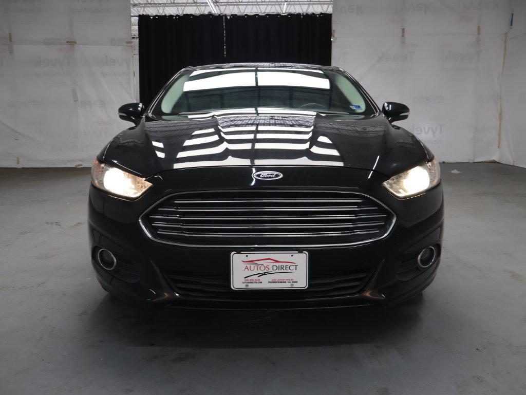 Used 2013 Ford Fusion SE FWD image 2