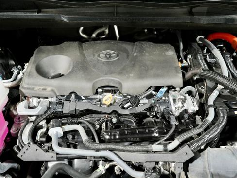 Used 2025 Toyota Sienna XLE Woodland Edition image 13