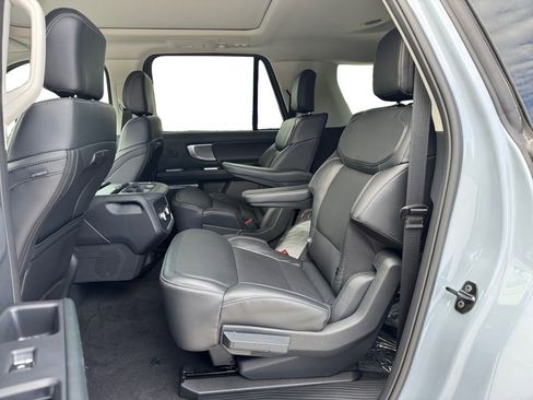 New 2025 Ford Expedition Max Platinum w/ Driver's Package image 16