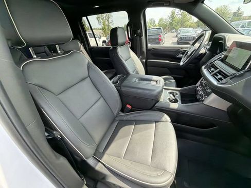 Certified 2023 GMC Yukon XL SLT w/ SLT Premium Package AWD/4WD image 29