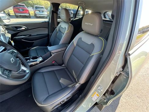 New 2026 Chevrolet Trax ACTIV w/ Driver Confidence Package image 18