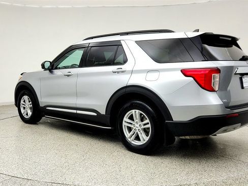 Used 2021 Ford Explorer XLT w/ Equipment Group 202A AWD/4WD image 7