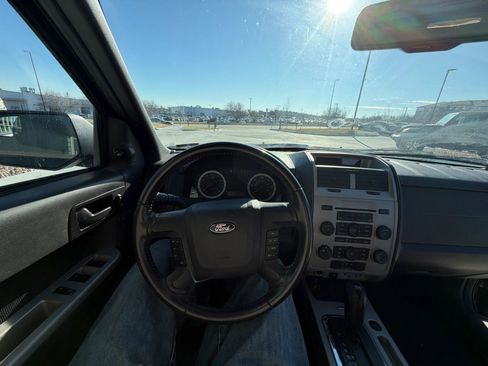 Used 2010 Ford Escape XLT image 14