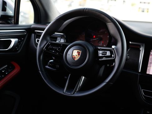 Used 2023 Porsche Macan GTS image 33