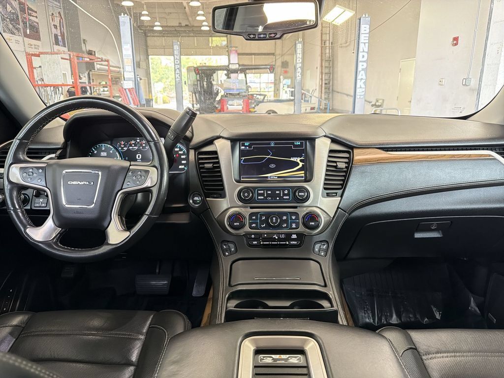 Certified 2020 GMC Yukon Denali w/ Denali Ultimate Package AWD/4WD image 22