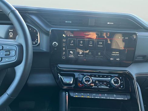 Used 2024 GMC Sierra 1500 AT4 w/ Technology Package image 25