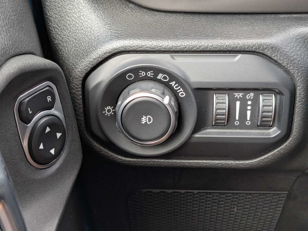Used 2020 Jeep Wrangler Unlimited Sport S AWD/4WD image 22