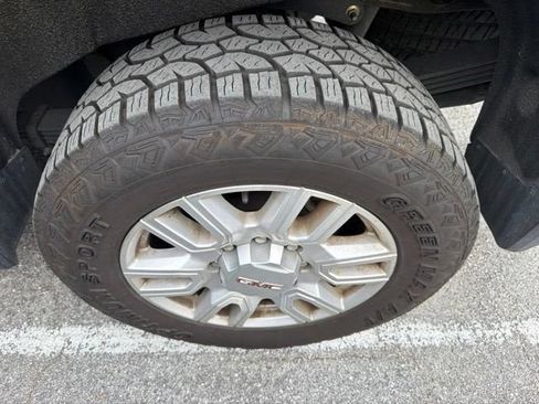 Used 2022 GMC Sierra 2500 SLE w/ SLE Convenience Package AWD/4WD image 9