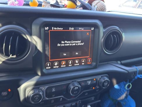 Used 2022 Jeep Gladiator Sport image 5