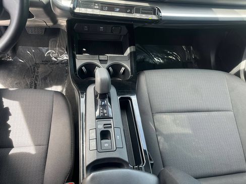 Used 2024 Toyota Prius LE FWD image 23