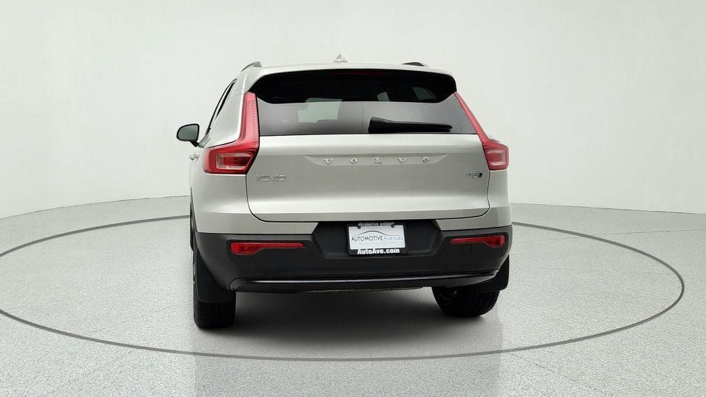 Used 2025 Volvo XC40 B5 Ultra w/ Climate Package AWD/4WD image 6