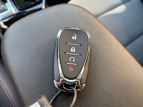 Used 2025 Chevrolet Trax LT FWD image 21