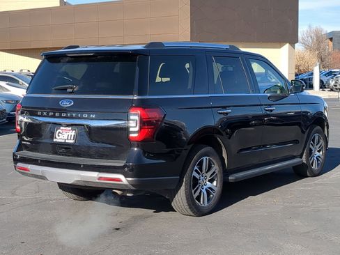 Used 2024 Ford Expedition Limited image 3