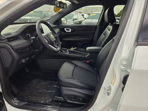 New 2026 Jeep Compass Latitude image 20