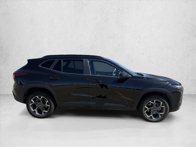 Used 2025 Chevrolet Trax LT FWD image 4