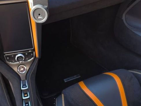 Used 2018 McLaren 720S image 10