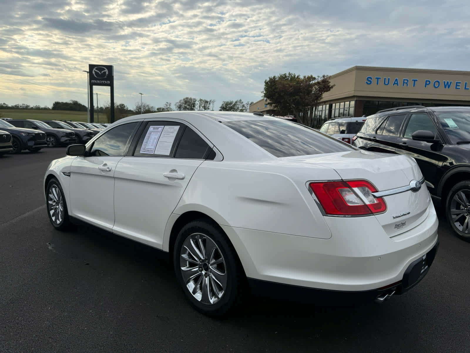 Used 2010 Ford Taurus Limited FWD image 25