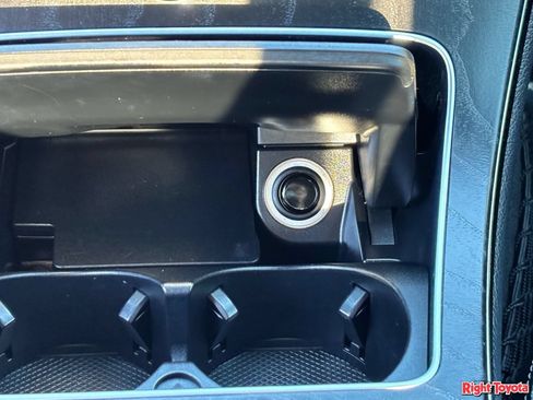 Used 2015 Mercedes-Benz C 300 Sedan image 29