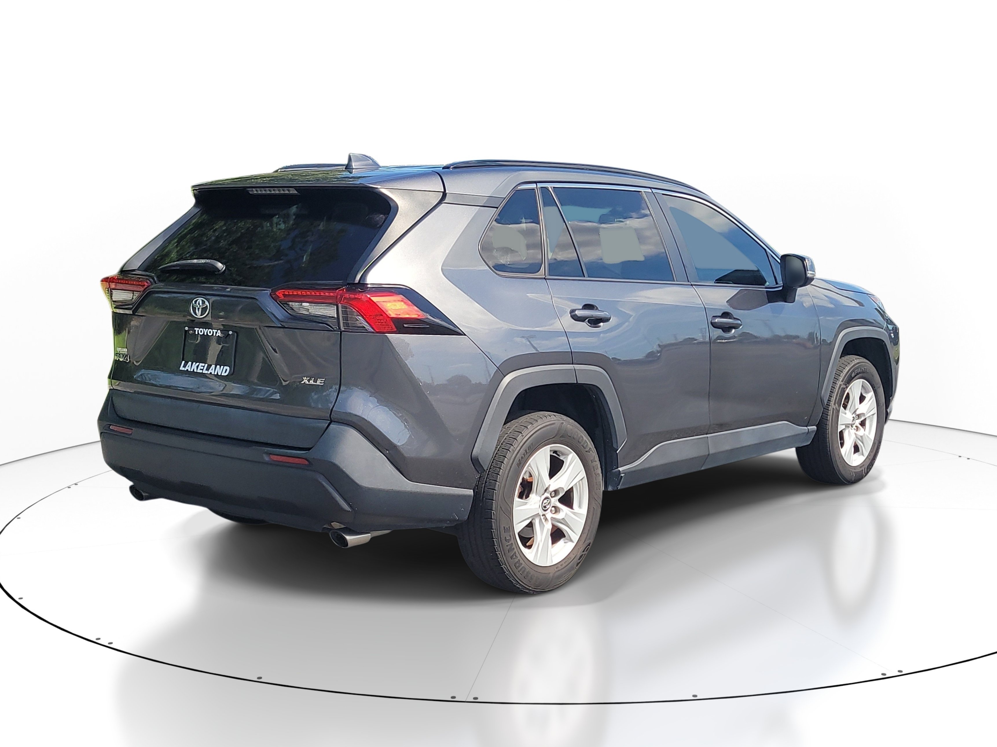 Used 2021 Toyota RAV4 XLE w/ Convenience Package FWD image 7