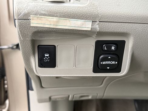 Used 2012 Toyota Corolla LE image 24