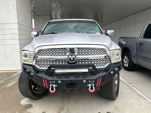 Used 2017 RAM 1500 Laramie w/ Convenience Group image 7
