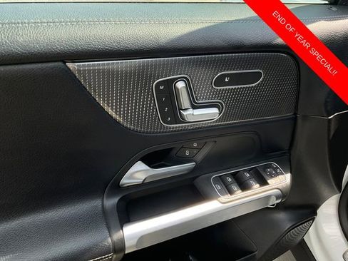 Used 2020 Mercedes-Benz GLB 250 GLB 250 w/ Premium Package image 11