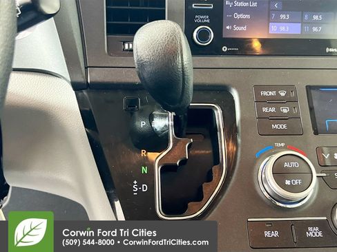 Used 2018 Toyota Sienna LE FWD image 10