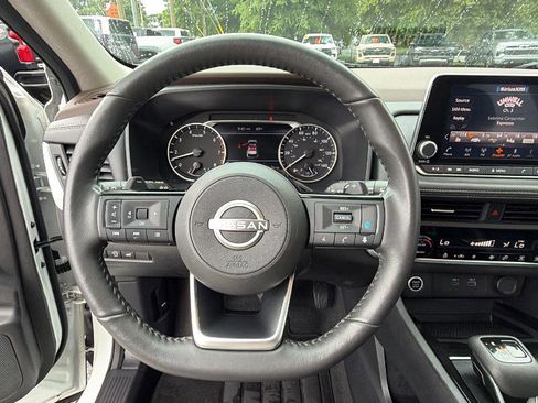 Used 2023 Nissan Rogue SV w/ SV Premium B Package FWD image 24