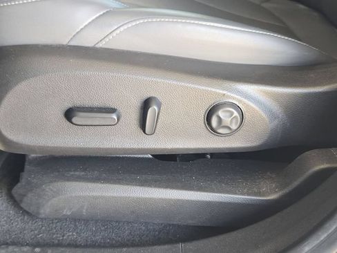 Used 2020 Buick Envision Essence FWD image 23