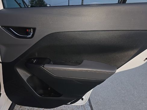 Used 2024 Subaru Crosstrek 2.5i Limited w/ Crosstrek Mirror Package image 33