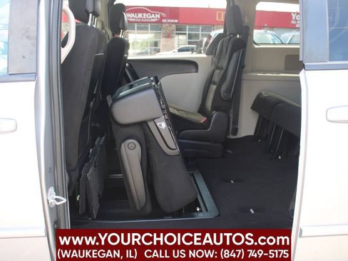 Used 2015 Dodge Grand Caravan SXT w/ UConnect Hands-Free Group image 18