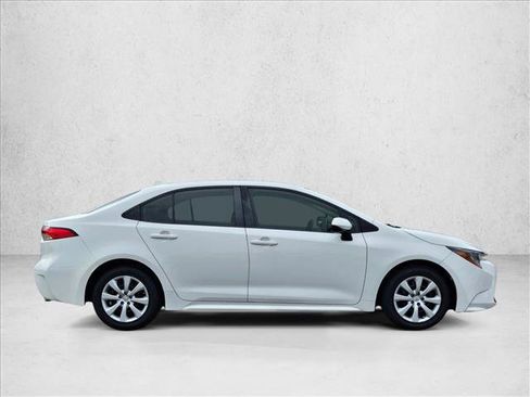 Used 2020 Toyota Corolla LE image 4