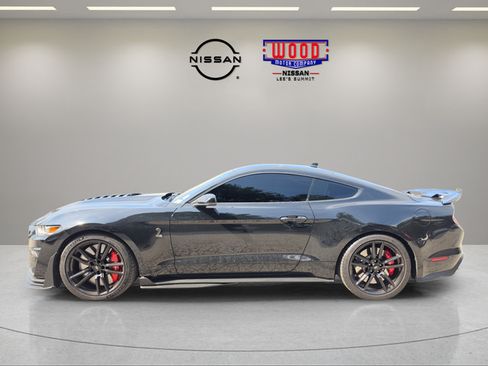 Used 2020 Ford Mustang Shelby GT500 w/ Technology Package RWD image 5