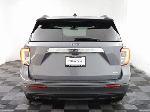 Used 2024 Ford Explorer XLT image 16