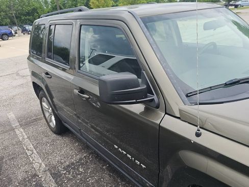 Used 2015 Jeep Patriot Sport w/ Power Value Group AWD/4WD image 4