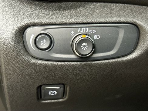 New 2025 Chevrolet Blazer LT w/ Sound & Technology Package image 10