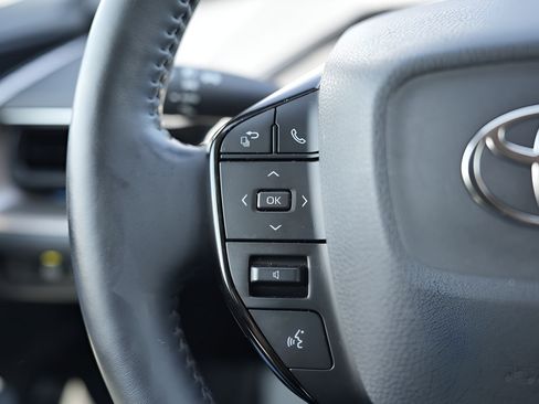 Used 2025 Toyota Prius XLE FWD image 26