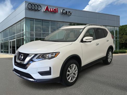 Used 2017 Nissan Rogue SV w/ SV Premium Package image 1