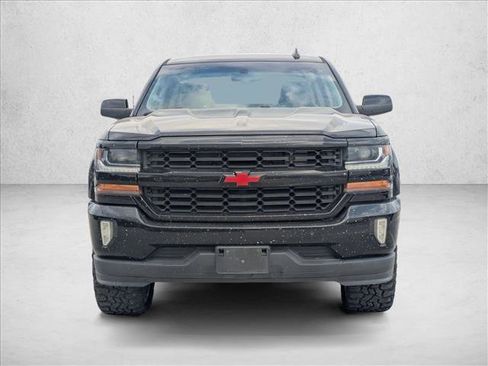 Used 2018 Chevrolet Silverado 1500 LT w/ Texas Edition image 2