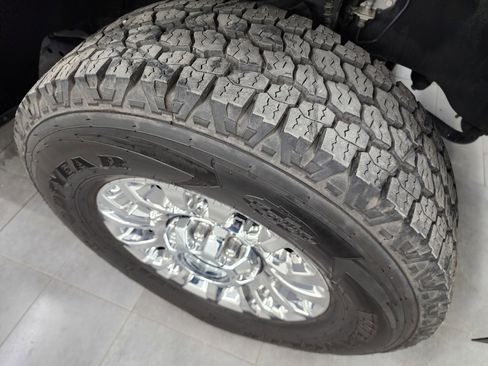 Used 2022 Ford F250 XLT w/ XLT Premium Package image 3