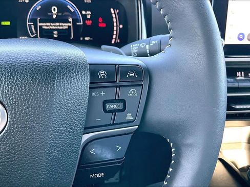 Certified 2025 Toyota Camry SE image 21