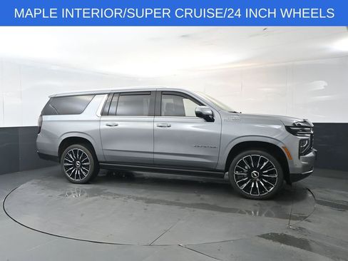 Used 2026 Chevrolet Suburban High Country image 7