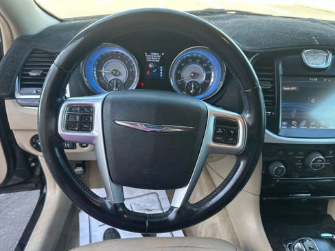 Used 2012 Chrysler 300 Limited image 12