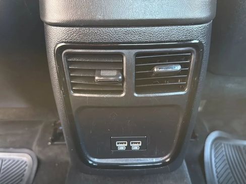 Used 2016 Chrysler 300 S RWD image 27