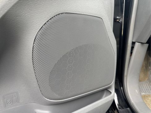 Used 2012 Toyota Sienna XLE FWD image 25
