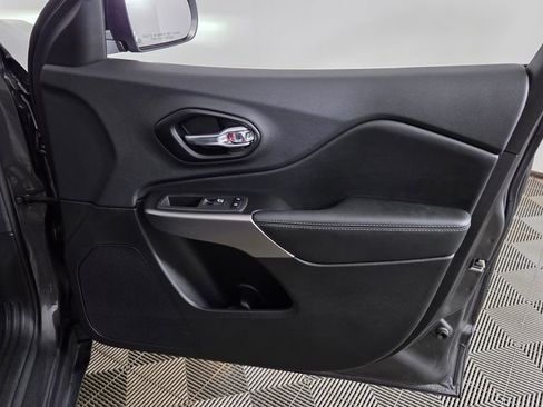 Used 2022 Jeep Cherokee Latitude Lux image 34