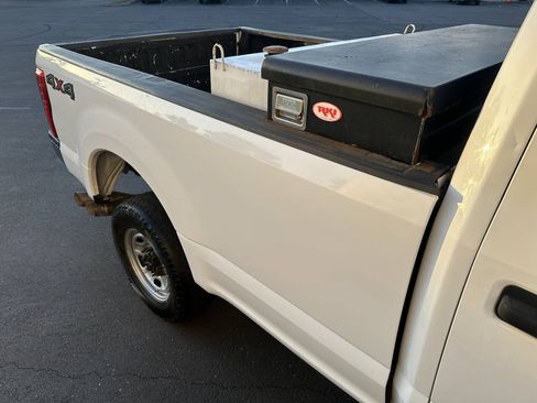 Used 2017 Ford F250 XL w/ Power Equipment Group AWD/4WD image 17