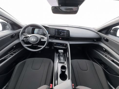 New 2026 Hyundai Elantra SEL Sport FWD image 32